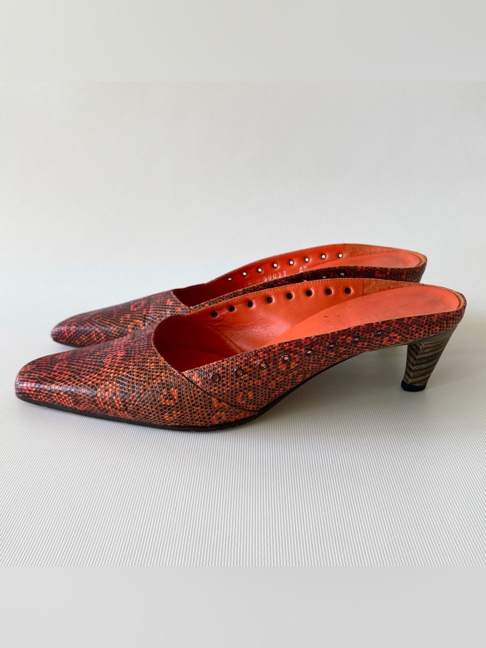 Authentic Bottega Veneta snakeskin square toe heels. ❤️